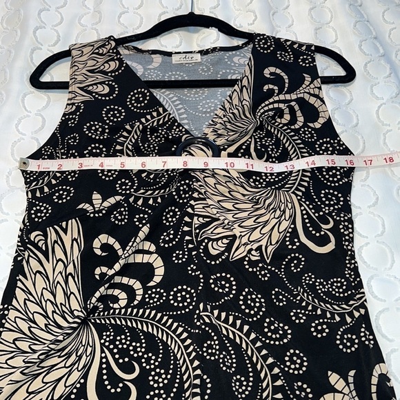 *WOMEN’S medium creative design works top - Picture 4 of 5